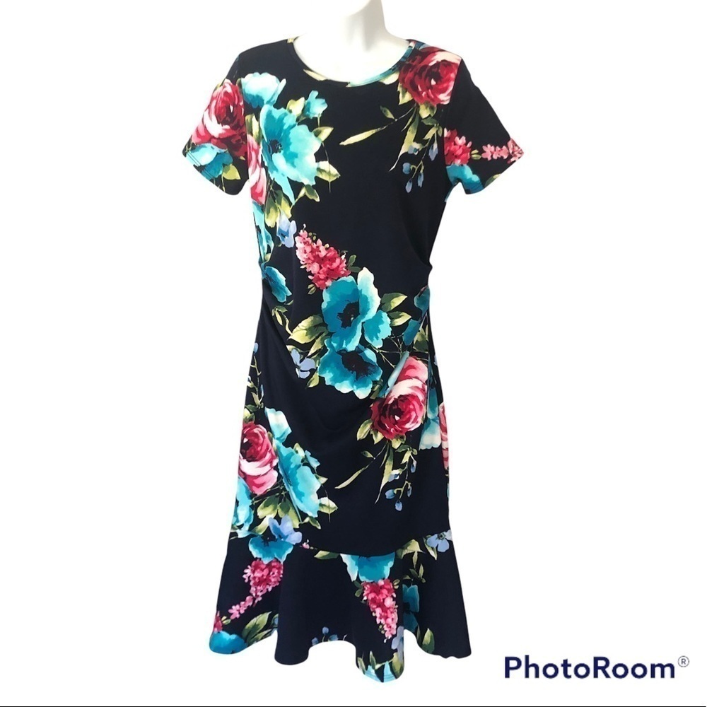 My Bump short sleeve ruffle bottom navy blue floral maternity dress Size medium